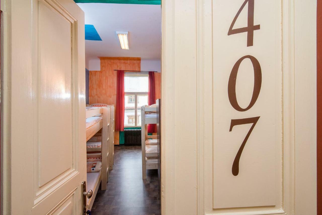 Spot Hostal *